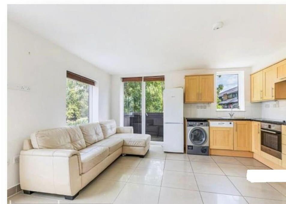 2-bedroom Portobello Апартаменты *